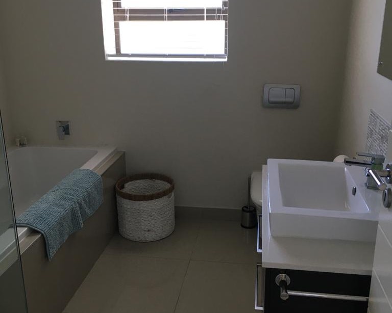 To Let 4 Bedroom Property for Rent in Kromme River Estate Eastern Cape
